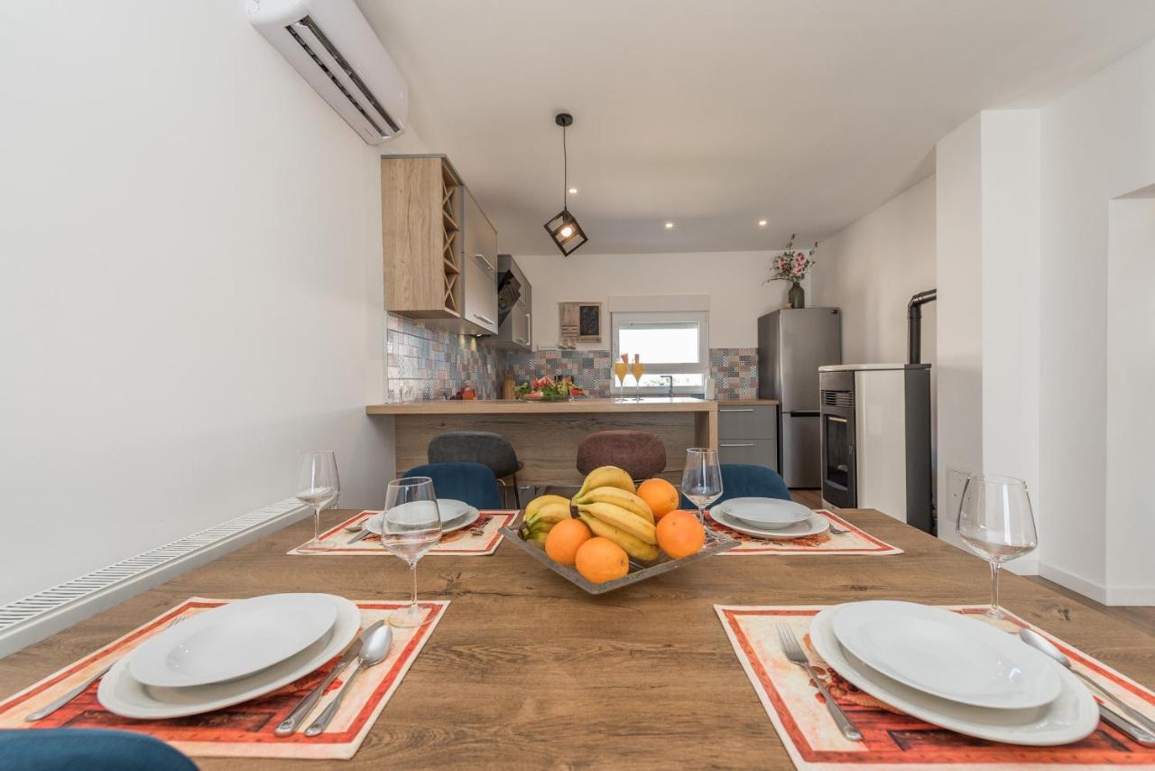 Dmarie Apartament *
