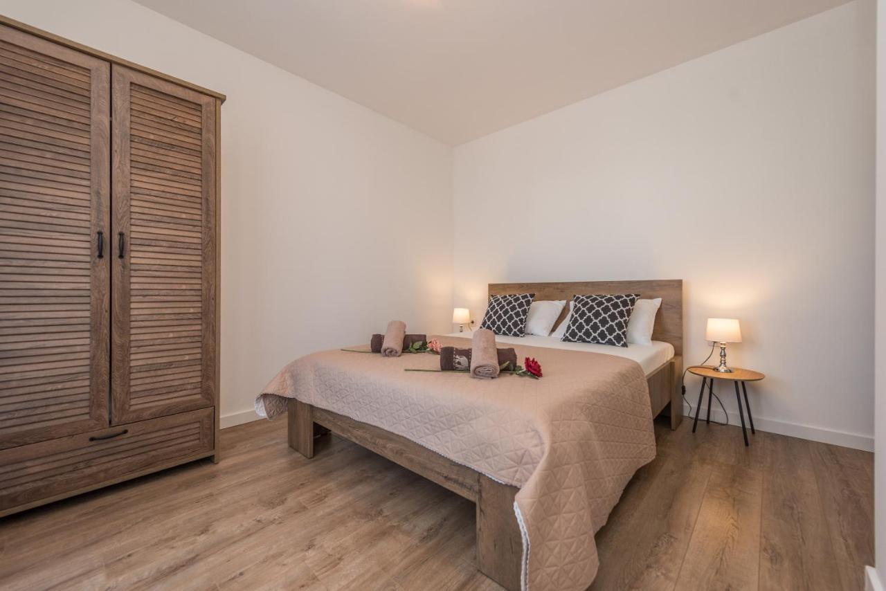 Dmarie Apartament *