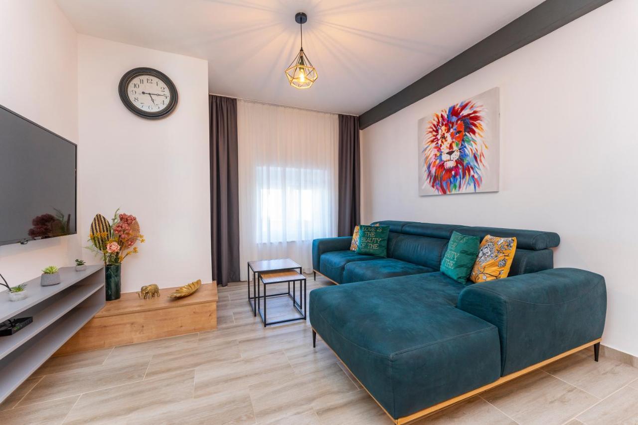 Dmarie Apartament *